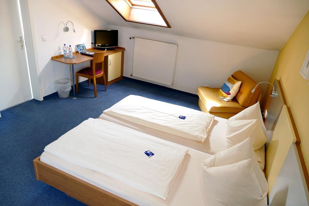 Hasi'S Hotel Grafing Exterior foto
